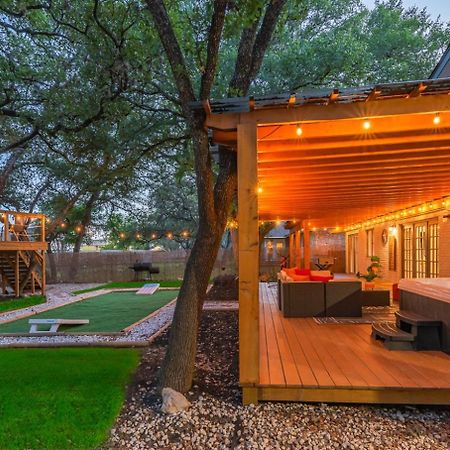 Luxurious Home With Hot Tub & Tree Deck By 6Flags San Antonio Bagian luar foto