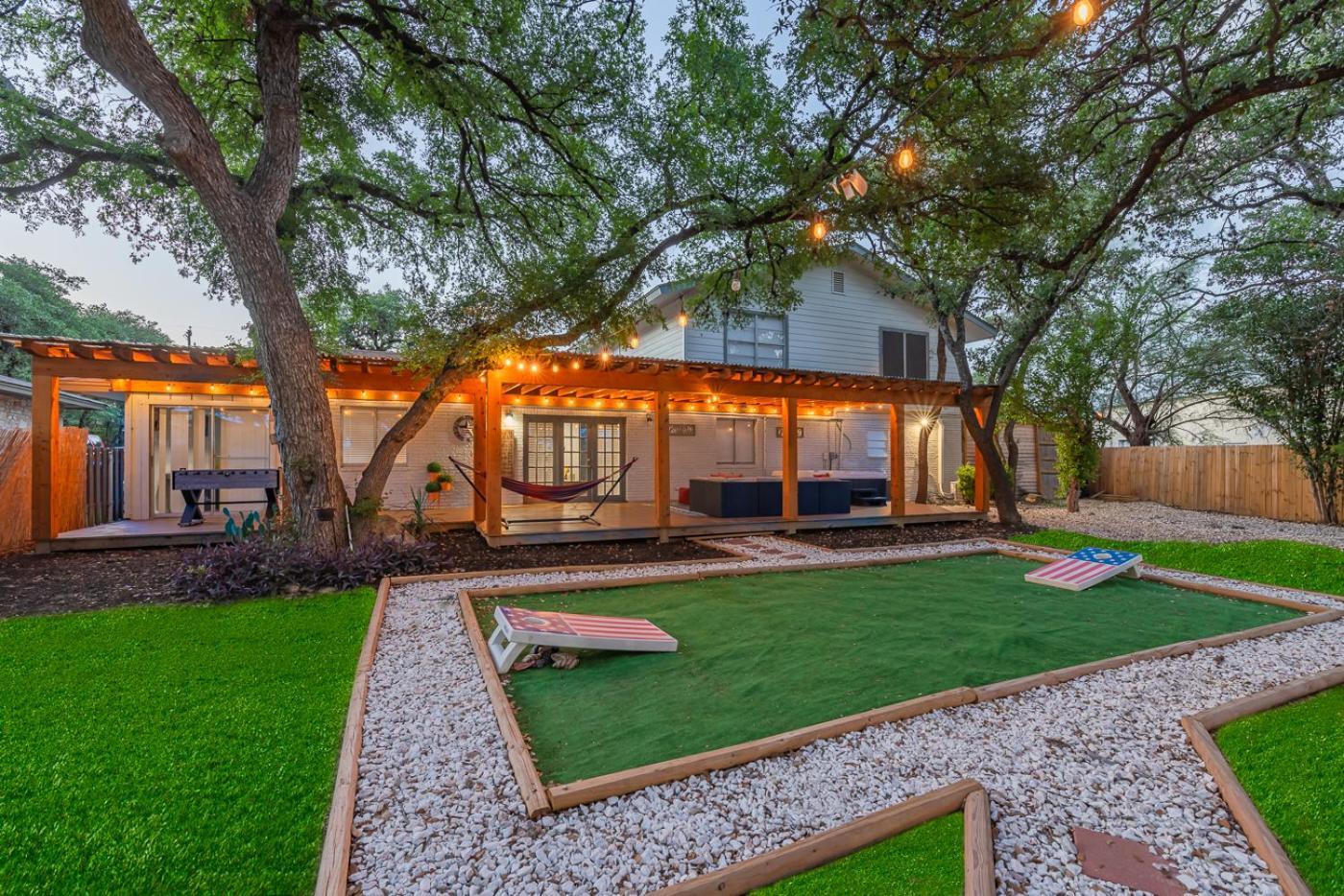 Luxurious Home With Hot Tub & Tree Deck By 6Flags San Antonio Bagian luar foto