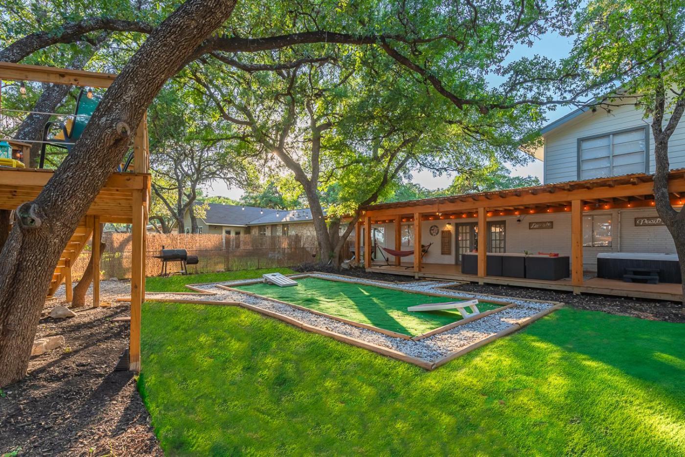 Luxurious Home With Hot Tub & Tree Deck By 6Flags San Antonio Bagian luar foto