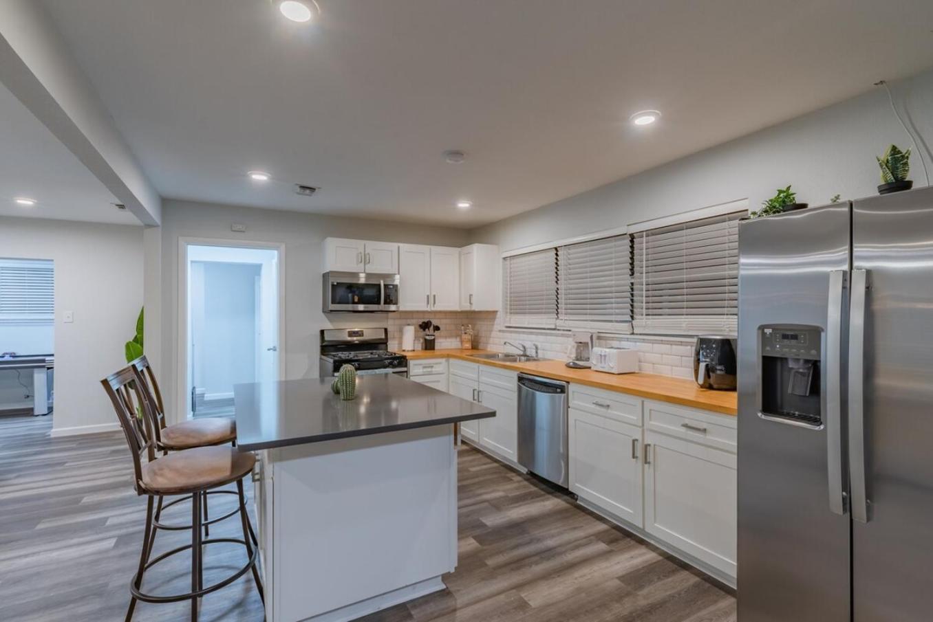 Luxurious Home With Hot Tub & Tree Deck By 6Flags San Antonio Bagian luar foto