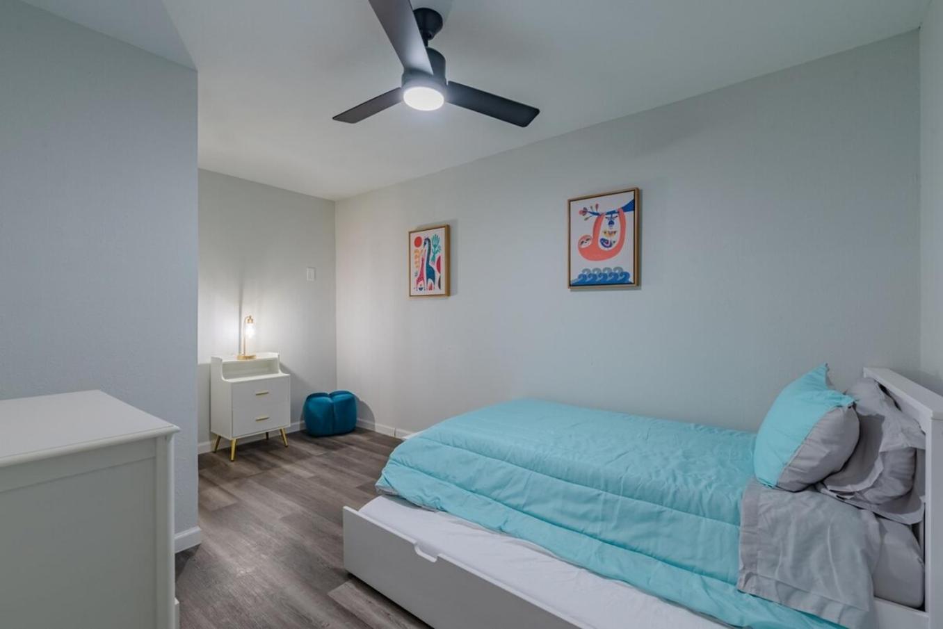 Luxurious Home With Hot Tub & Tree Deck By 6Flags San Antonio Bagian luar foto