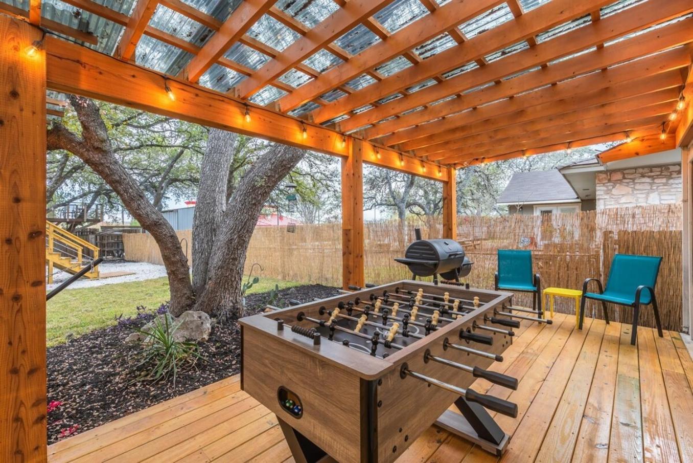 Luxurious Home With Hot Tub & Tree Deck By 6Flags San Antonio Bagian luar foto