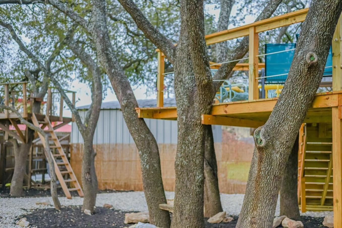 Luxurious Home With Hot Tub & Tree Deck By 6Flags San Antonio Bagian luar foto