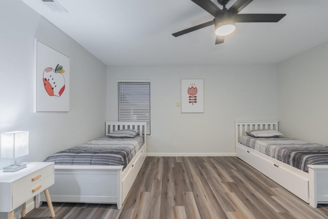Luxurious Home With Hot Tub & Tree Deck By 6Flags San Antonio Bagian luar foto