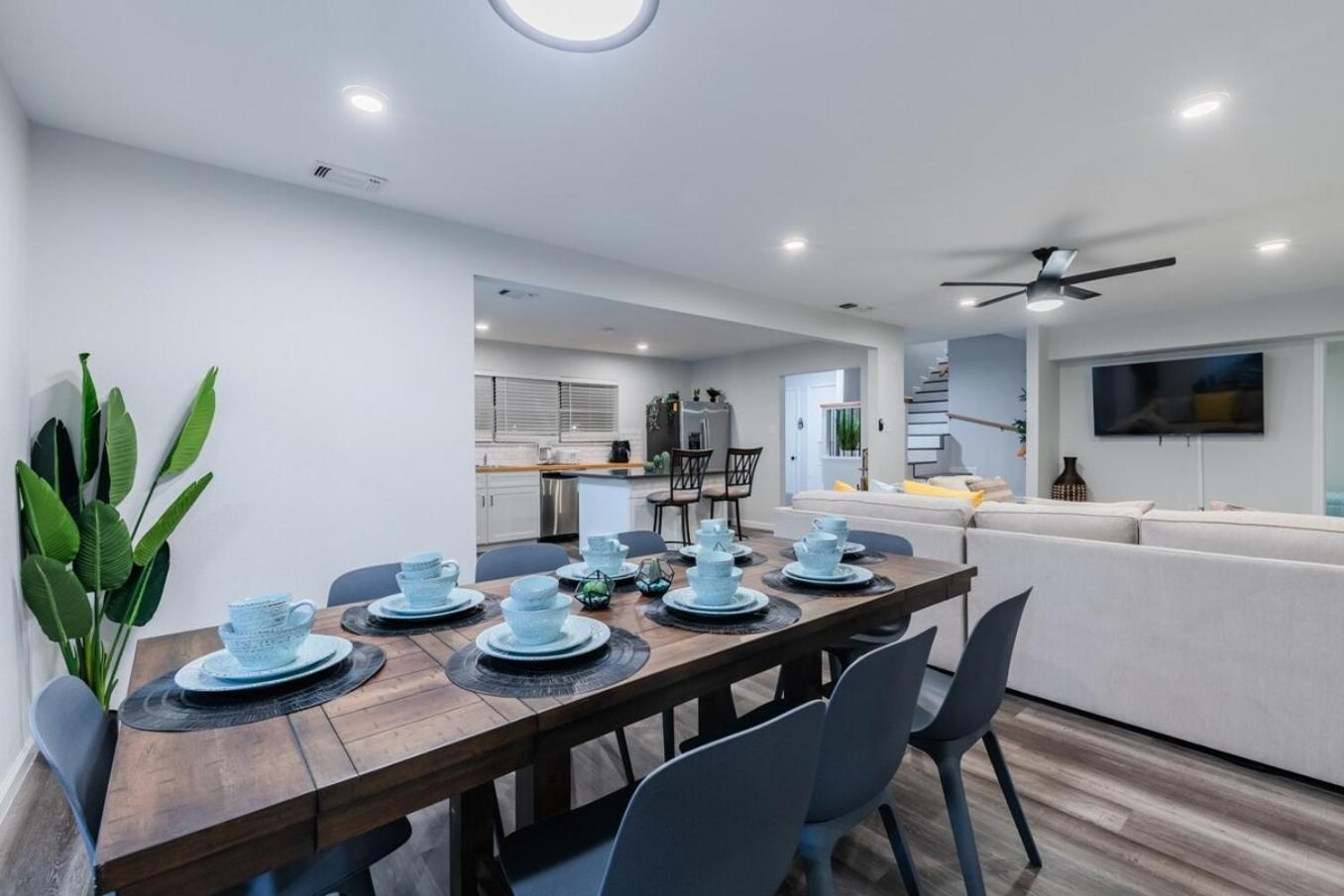 Luxurious Home With Hot Tub & Tree Deck By 6Flags San Antonio Bagian luar foto
