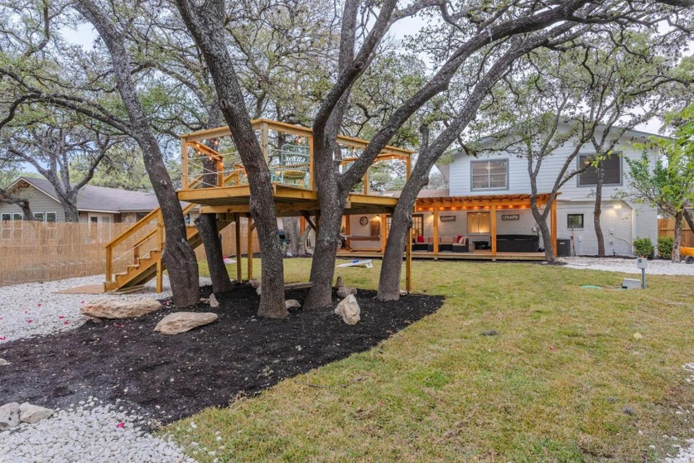 Luxurious Home With Hot Tub & Tree Deck By 6Flags San Antonio Bagian luar foto